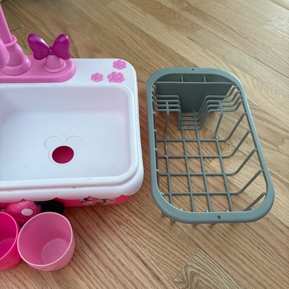 Disney Minnie Mouse Real Working Faucet Sink Toy Pink Cups Dishes - Picture 4 of 5